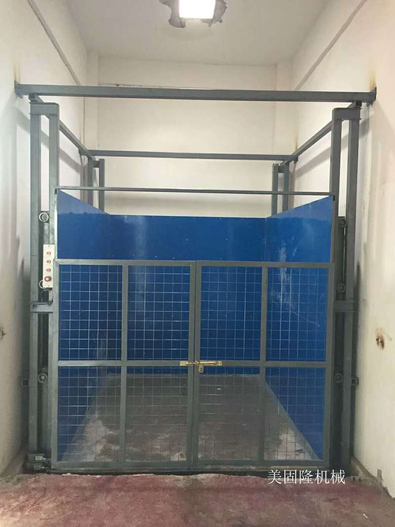 兴安导轨式升降货梯价格