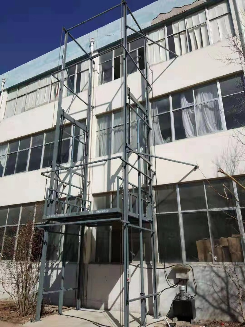 兴安室外贴墙货梯